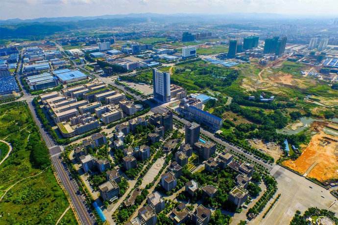 南寧高新區(qū)國稅局高效“放管服”推動高新產業(yè)蓬勃發(fā)展